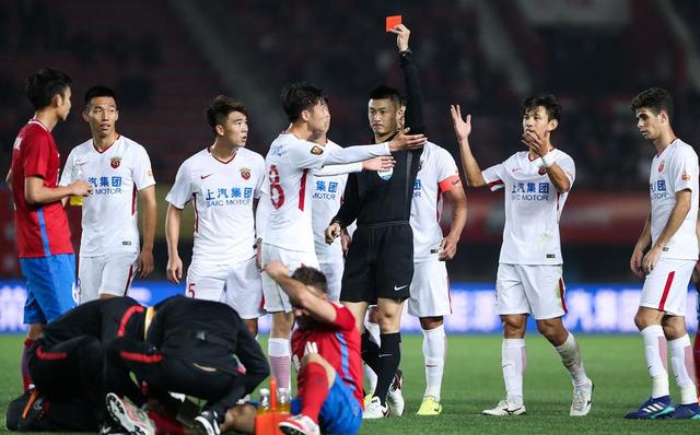  赫尔特三分雨浇灭对手反扑希望,国王轻取残阵篮网